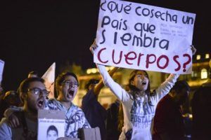 084117_Manifestacio769n_por_Ayotzinapa5