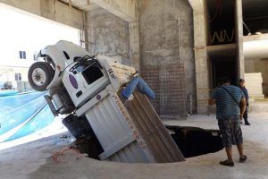 ENDEBLE-CONSTRUCCIÓN