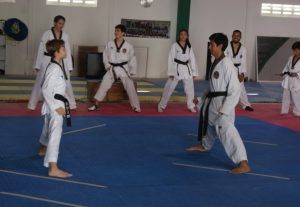 Chicos y grandes acudieron al llamado de Pil Sung para participar en la Master Class que ofreció la sinaloense.