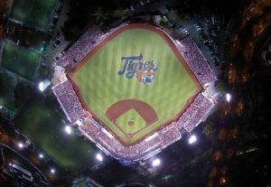 El inmueble, ubicado en la supermanzana 21, fue nombrado así, en honor al gran beisbolista veracruzano Roberto ‘Beto’ Ávila, primer ‘Champion Bat’ latinoamericano en Grandes Ligas.