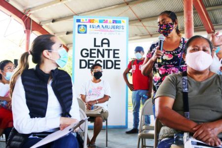 Con gran participación ciudadana se mantiene firme el futuro de Isla Mujeres