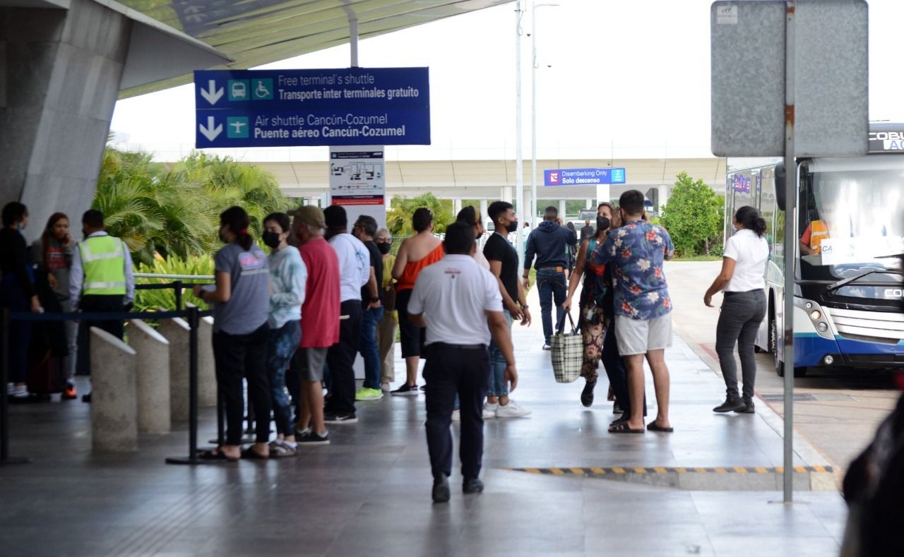 Reporta Aeropuerto de Cancún más de mil vuelos durante el sábado y domingo  - La Pancarta de Quintana Roo