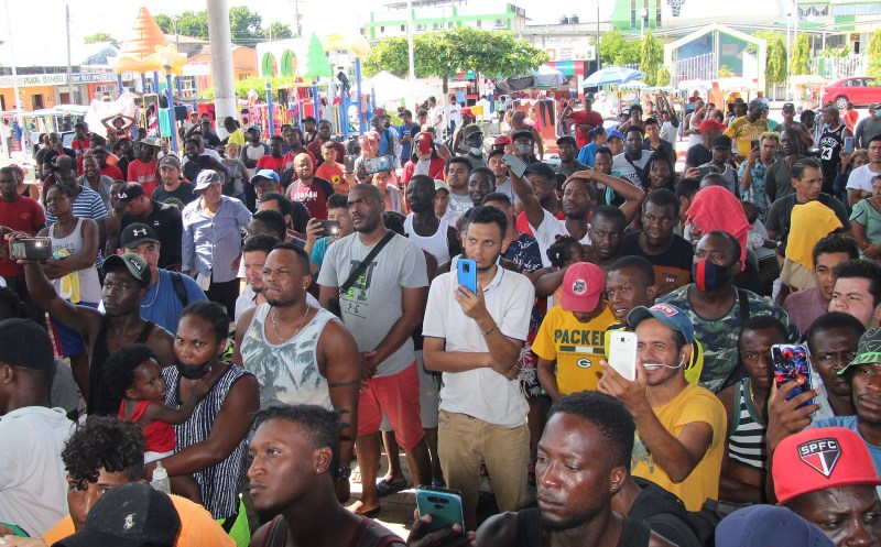 Nueva caravana migrante logra acuerdo con autoridades migratorias. Foto de EFE