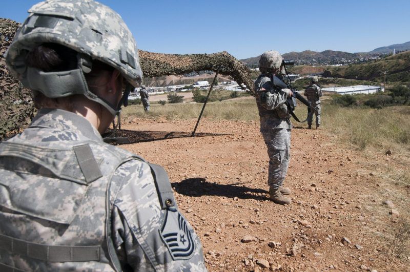 Alcohol, drogas y muertes hunden misión de Guardia Nacional en la frontera, revela artículo. Foto de EFE