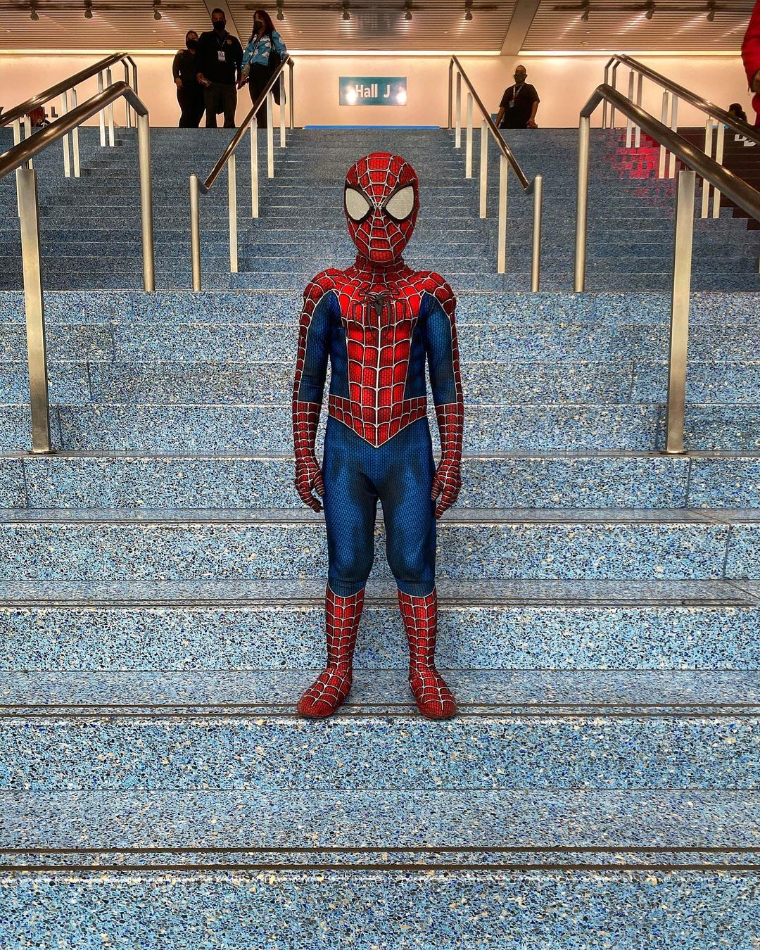 Él es Logan Dominic, el niño con los cosplays de Spider-Man más rifados