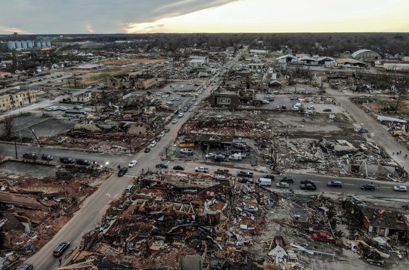 Tornados Dejan Decenas De Muertos Y Devastaci N En Ee Uu La Pancarta De Quintana Roo