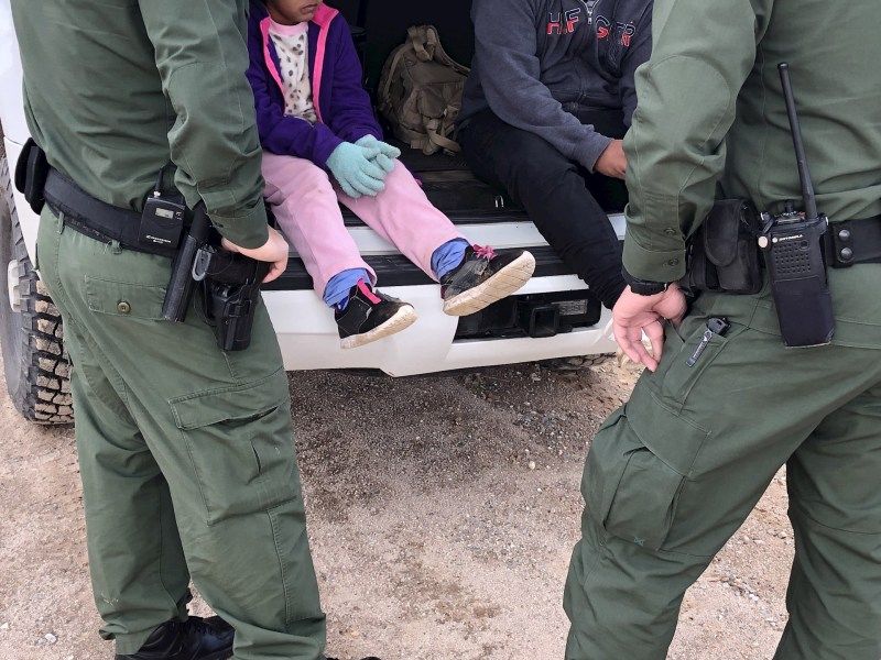 Menores niños migrantes no acompañados Estados Unidos Patrulla Fronteriza