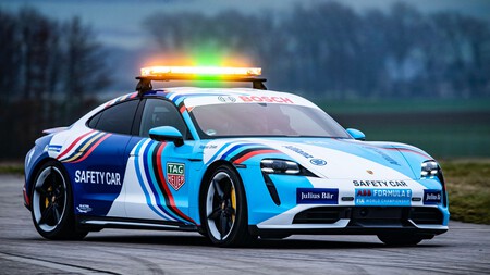 Porsche Taycan Safety car