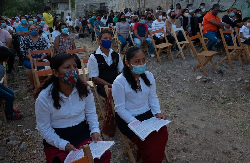 Misa en honor a migrantes víctimas del accidente en Chiapas. Foto de EFE