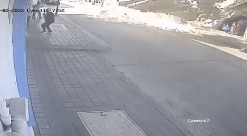 #Video Parte de un edificio se derrumba debido a fuertes vientos en Tampico. Foto tomada de video