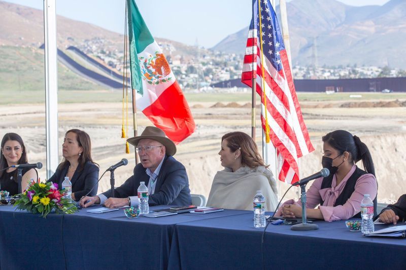 EE.UU. y México acuerdan acelerar obras del nuevo cruce fronterizo para 2023. Foto de Twitter @USAmbMex