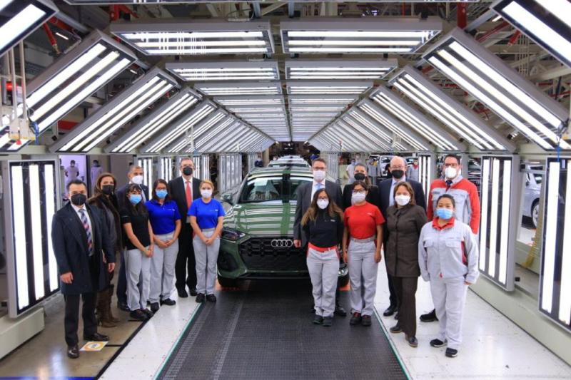 México anuncia grupo para transición eléctrica en sector automotriz. Foto de Twitter Marcelo Ebrard