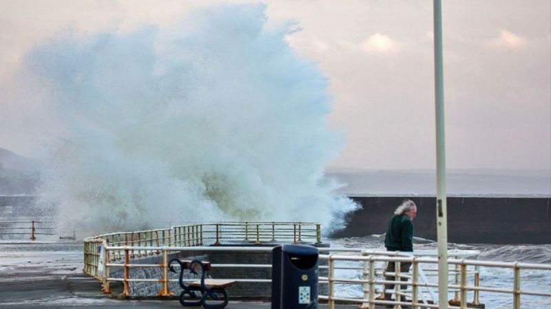 Tormenta Eunice deja al menos tres muertos y paraliza el Reino Unido. Foto de BBC