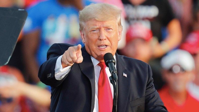 Trump califica retiro de Afganistán como vergonzoso; pide dimisión de Biden. Foto de EFE