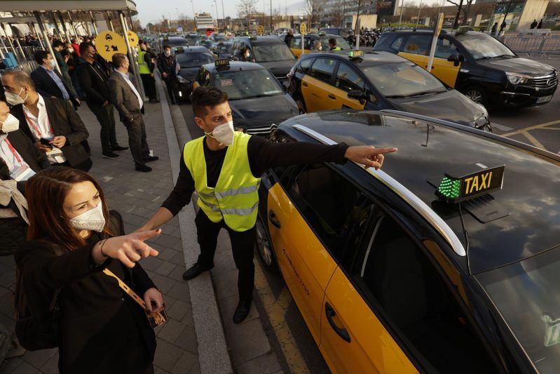 España supera las 100 mil muertes por COVID-19. Foto de EFE