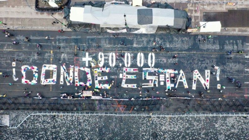 Pinta personas desaparecidas Zócalo Palacio Nacional