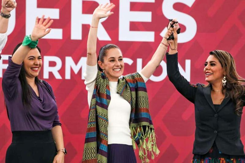 Sheinbaum obtiene apoyo de mujeres de Morena durante evento del Día de la Mujer. Foto de Twitter Claudia Sheinbaum