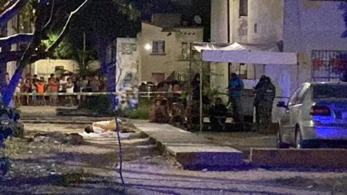 Asesinan de un disparo en la cabeza a joven que estaba en un parque de Cancún