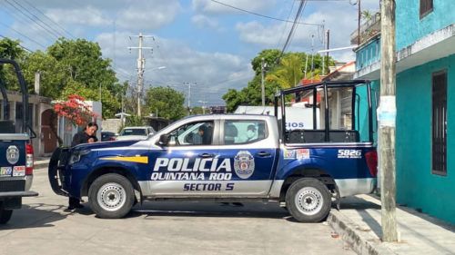 Encuentran vecinos restos humanos de una mujer en una maleta en Cancún