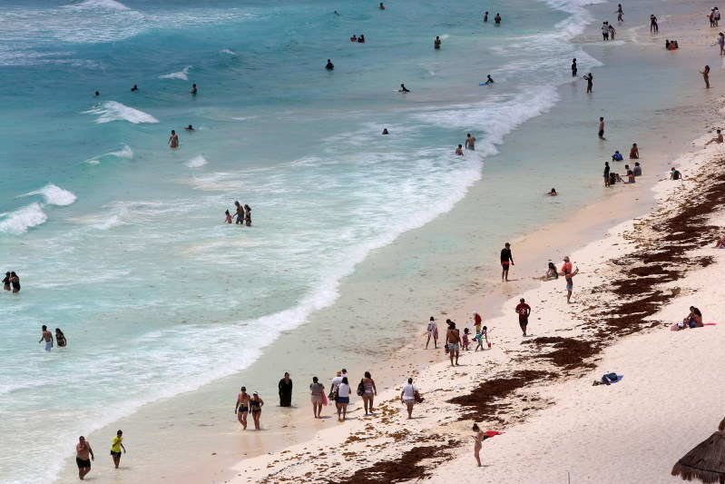 Caribe Mexicano reanuda la llegada de turismo pese a inseguridad y sargazo. Foto de EFE