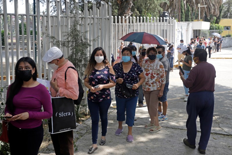 Consulta de Revocación de Mandato en México avanza en calma y con dudas de participación