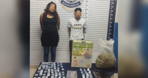 Traían una bolsa de regalo llena de marihuana; además de 75 dosis de drogas