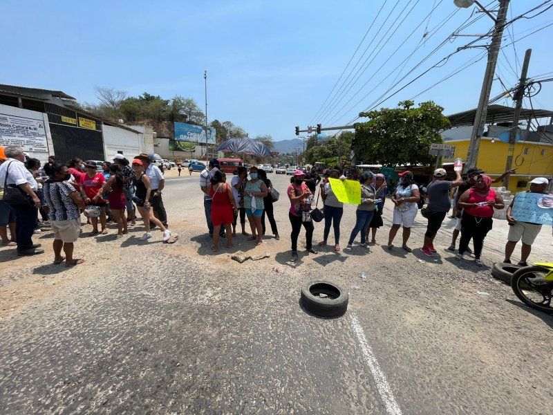 bloqueo carretero México Acapulco Yoseline