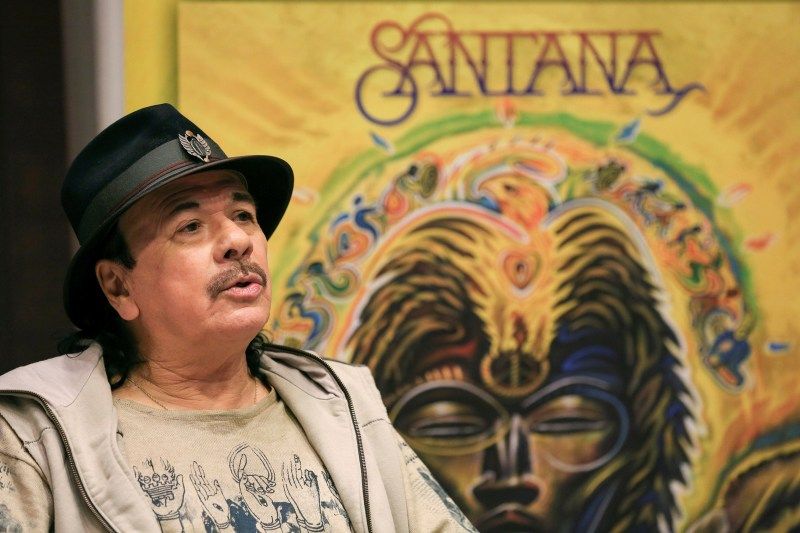 Carlos Santana protagonizará documental sobre su carrera con temas inéditos. Foto de EFE