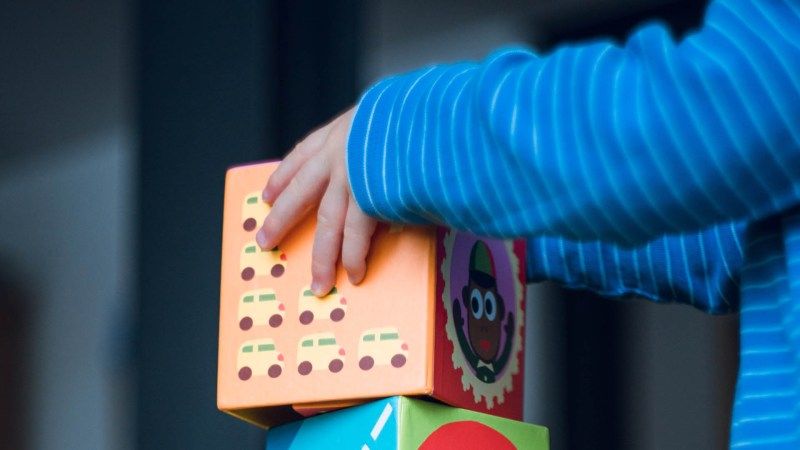 Niño en guardería. Foto de Markus Spiske / Unsplash