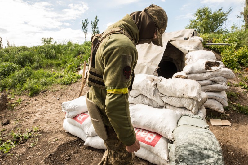 El fin de la guerra se ve lejano en el frente de combate cerca de Járkov