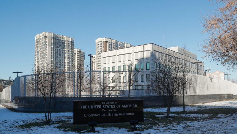 Estados Unidos reanuda la actividad de su embajada en Kiev. Foto de EFE