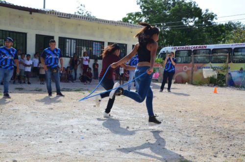 Niñas y niños de los Sauces se divierten en el Segundo Festival Deportivo en tu Escuela