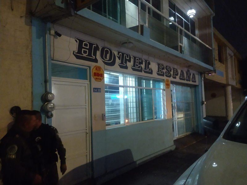 Hallan a 39 migrantes ocultos en un hotel de San Luis Potosí