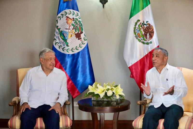 AMLO López Obrador John Briceño