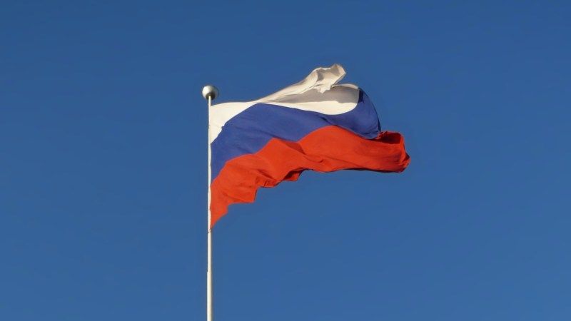 Bandera de Rusia sanciones Serbia agentes economía rusa