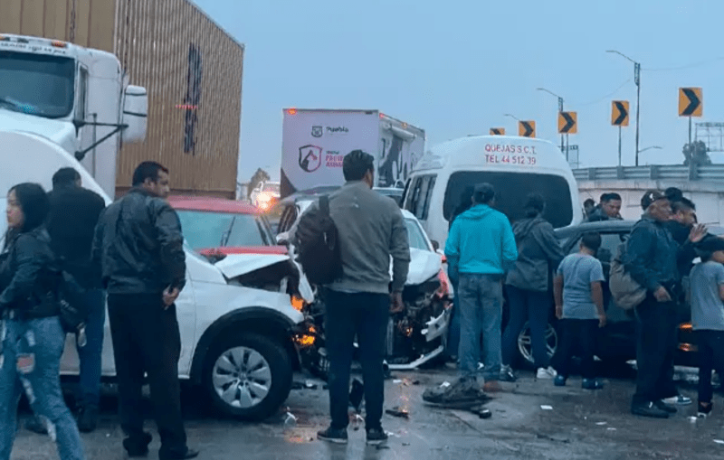 #Video Carambola deja al menos un muerto y 10 heridos en Puebla. Foto de E-Consulta