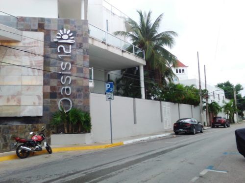 ACTUALIZACIÓN || Una pareja asesinada con arma blanca en el hotel Oasis 12 de Playa del Carmen; otro más herido