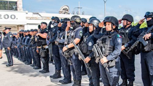 Ayuntamiento de Tulum rinde honores a policías caídos en el cumplimiento del deber
