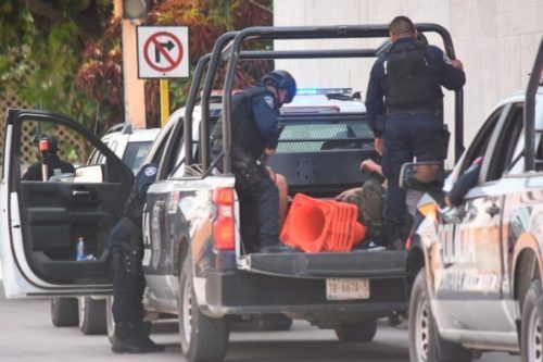 Fuerte movilización policiaca para detener a sujetos en Felipe Carrillo Puerto