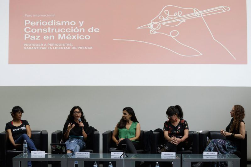 Expertos instan a periodistas mexicanos a cuidar su salud mental. Foto de EFE