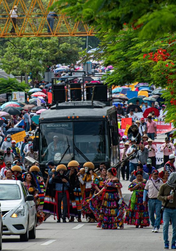 Maestros marchan en Chiapas contra reforma educativa