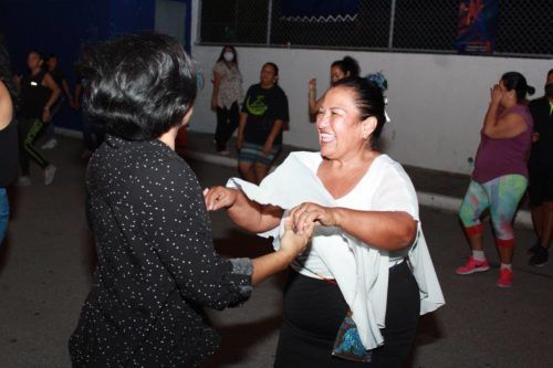 Con nutrida participación se realizó la Noche de Salsa