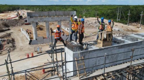 Tren Maya avanza en la construcción de la estación Carrillo Puerto, viaducto y puentes vehiculares