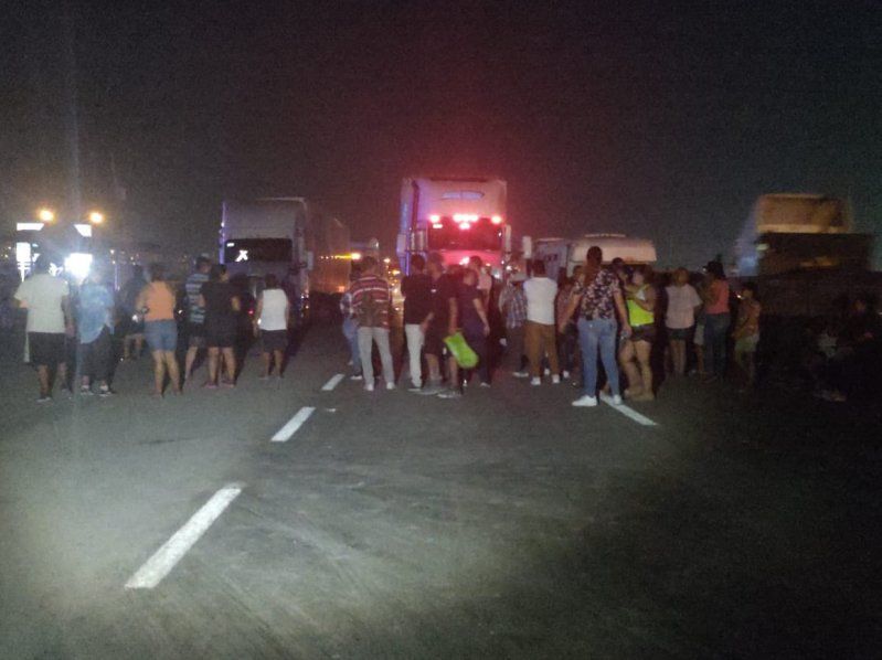 bloqueo Libramiento Noroeste García Nuebo León agua