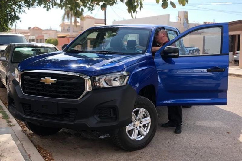 camioneta maestro Nodal