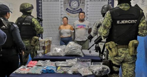 Detienen a pareja de veracruzanos cargados de marihuana en Playa del Carmen