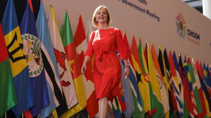 Ministra de Exteriores británica lanza su candidatura para reemplazar a Johnson