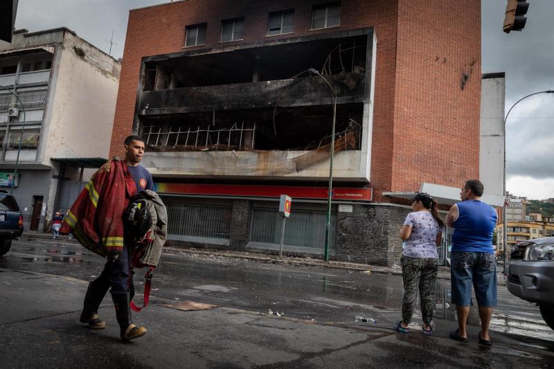 Incendio en el Mercado de los Corotos de Caracas, Venezuela.