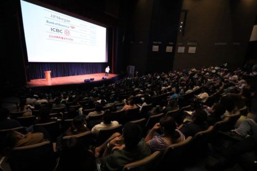 Lili Campos pide a jóvenes no tener miedo al emprendimiento