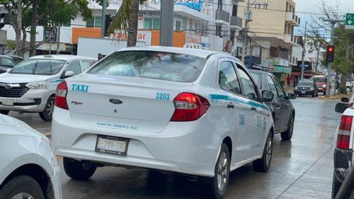 Requieren taxistas 200 nuevas placas para poder cubrir el servicio en Playa del Carmen